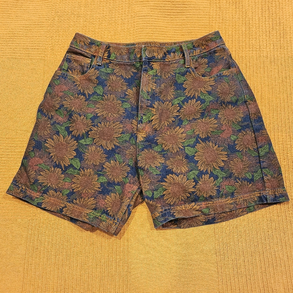 Lucy & Yak - Lexi Shorts: Mid Wash Sunflower - Size W28 (UK 10)